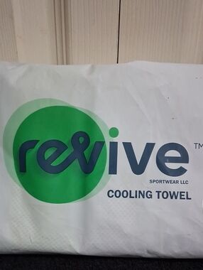 Revive Cooling Towels - Pack Of 4 - 40" X 12" - Green Gray Purple Blue